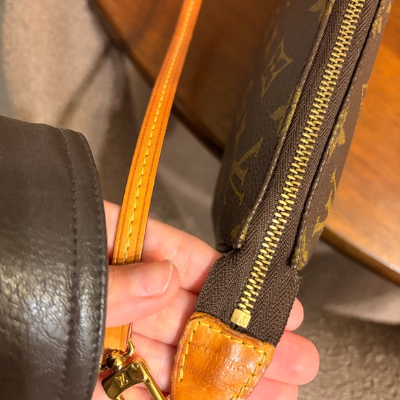 Louis Vuitton Bag Pochette - Picture 2 of 6